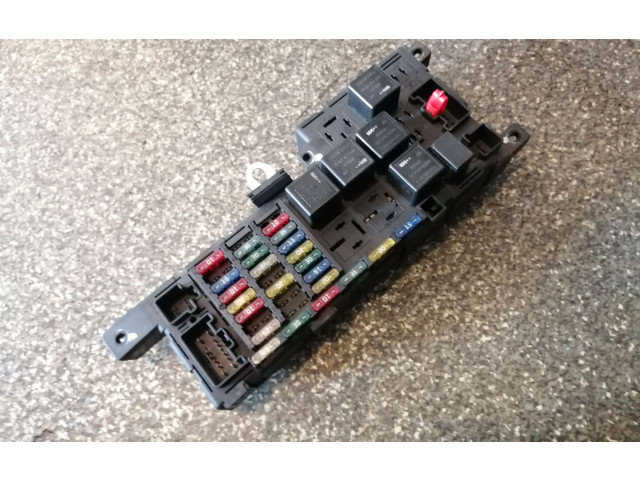 Блок предохранителей 30728008, 518829106 Volvo XC90