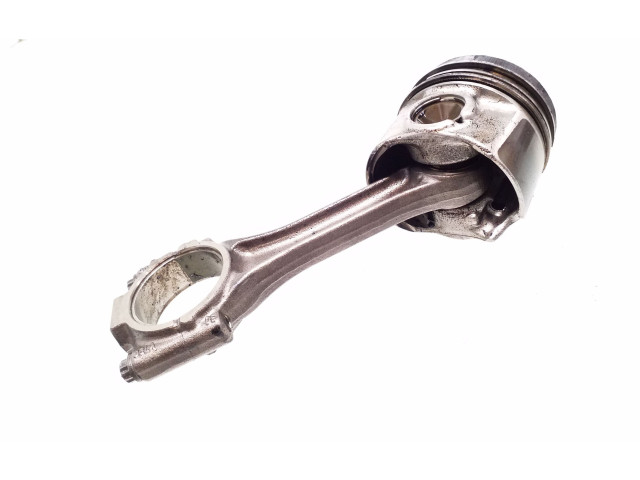  Поршень с шатуном CLHA 03LA  Skoda Octavia Mk3 (5E)  