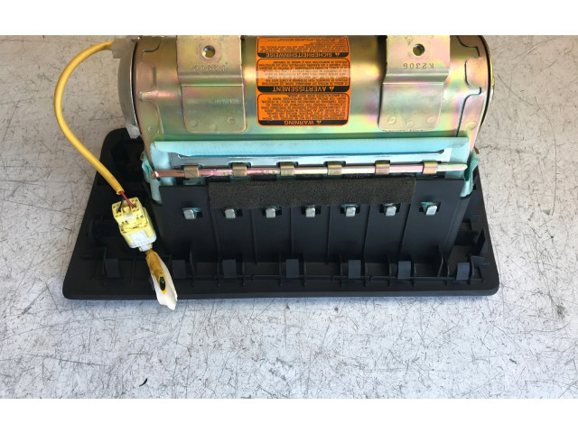 Подушка безопасности пассажира LD62 Mazda MPV II LW