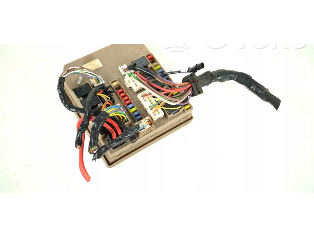 Блок предохранителей  674660A   Renault Clio III    