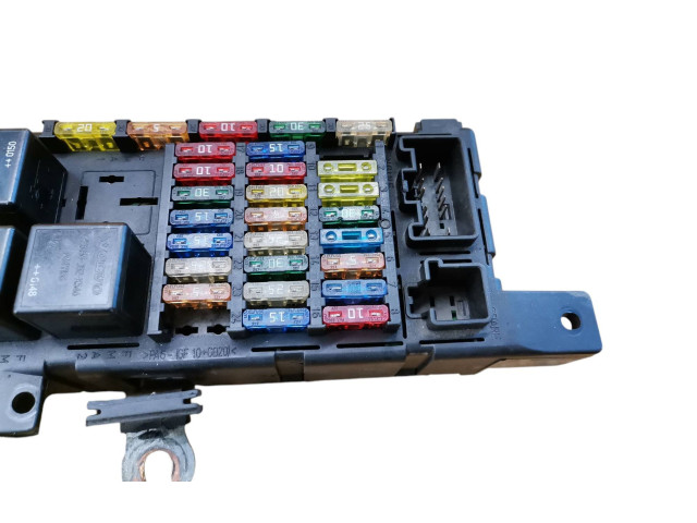 Блок предохранителей 8637841, 518717004 Volvo S60