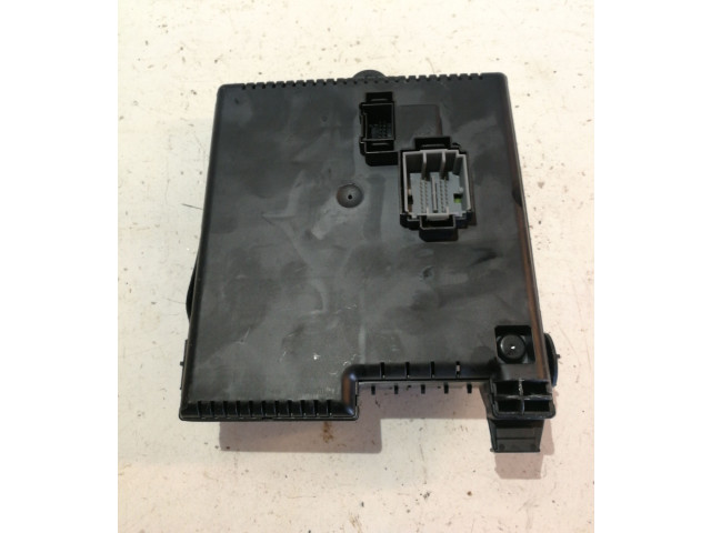 Блок предохранителей 30732769, 28014120   Volvo V70    