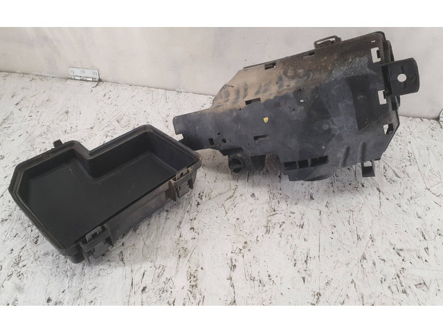 Блок предохранителей  9452547, 8645259   Volvo V70    