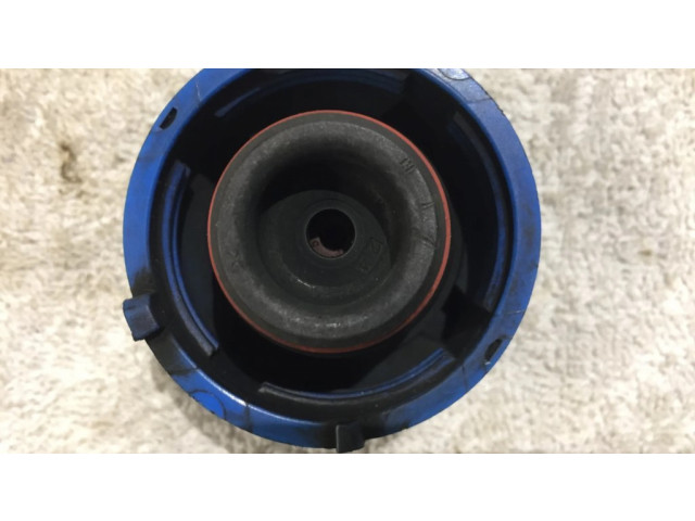 Крышка расширительного бачка охлаждающей жидкости