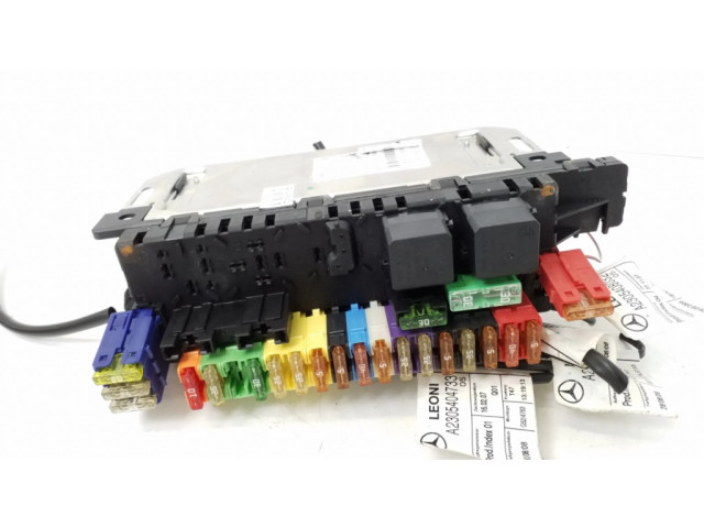 Pojistková skříňka A2305454032 Mercedes-Benz SL R230 2009