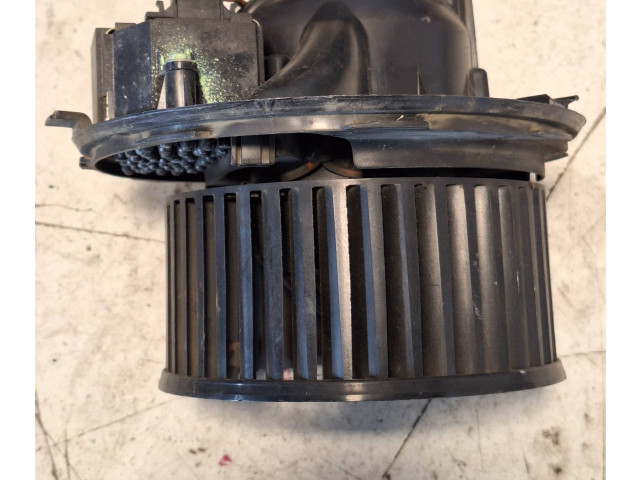 Вентилятор печки 3C1820015E, CZ0160600861 Volkswagen Jetta V