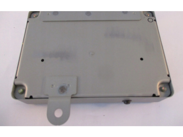 Блок управления двигателя K8T72971, MD303553 Mitsubishi Space Wagon