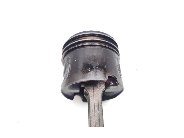 Píst BMW 1 E81 E87 pro naftový motor 2.0