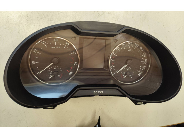 Панель приборов 5E0920871B, VDD0242703 Skoda Octavia Mk3 (5E)
