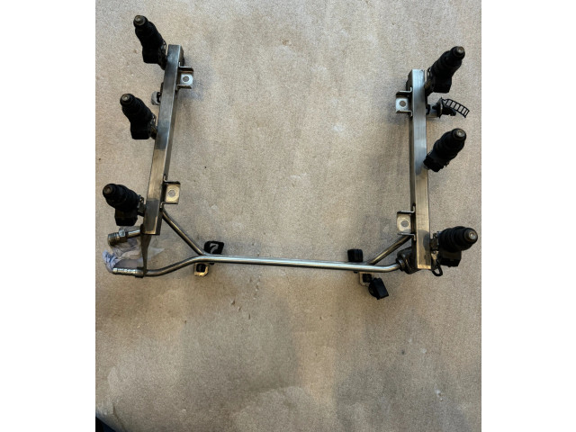 Топливная рампа 078133681A   Audi A6 S6 C5 4B   для двигателя ASN