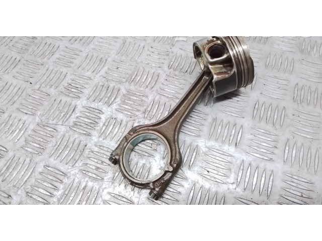 Поршень Kolben mit Pleuel 04ER Volkswagen Jetta USA