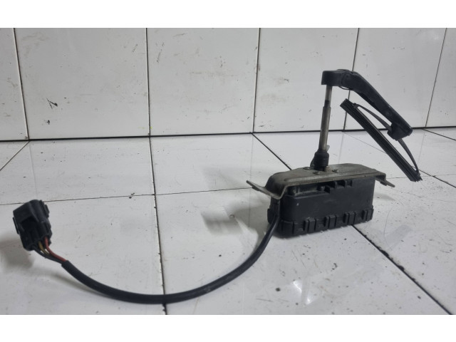 Моторчик стеклоочистителя 0390206216, 8620954    Volvo S80