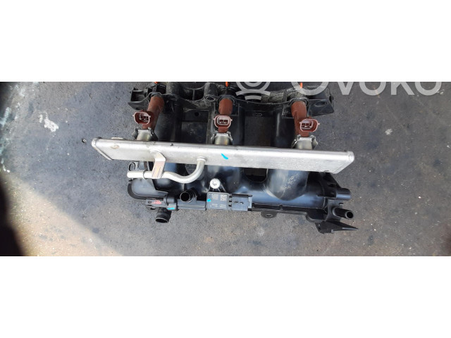 Vstřikovací lišta 140039673R Nissan Micra K14