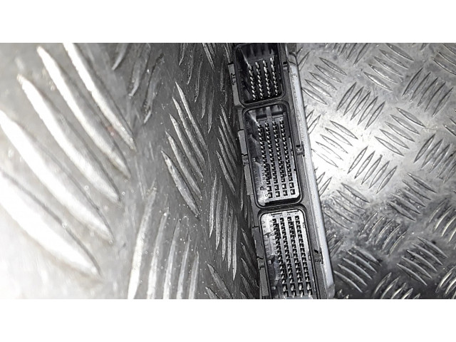 Блок управления двигателя 0281032811 Dacia Logan II