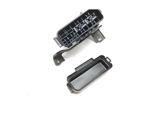 Блок предохранителей  17495YA1   Lexus IS III XE30    