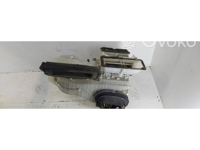 Другая деталь салона