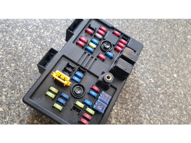 Блок предохранителей 96821082 Chevrolet Captiva