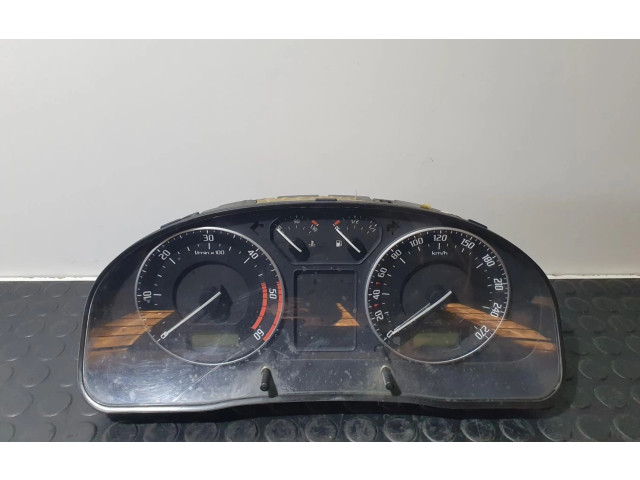 Панель приборов 3U0920812D Skoda Superb B5 (3U)