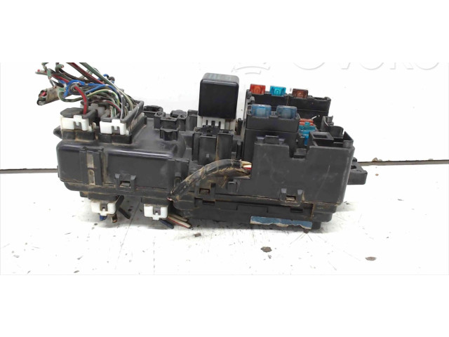 Блок предохранителей Mitsubishi L200