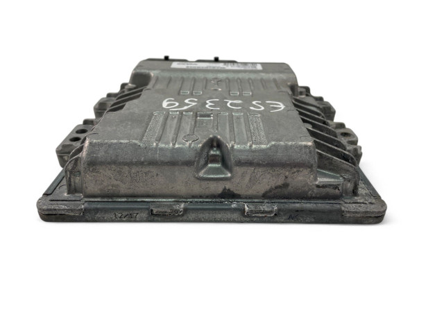 Блок управления двигателем Блок управления 31372489   Volvo V70