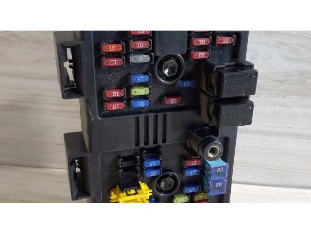 Pojistková skříňka 96821082 Chevrolet Captiva 2008