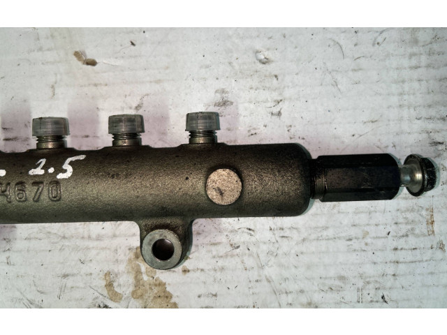 Топливная рампа    Mitsubishi L200  