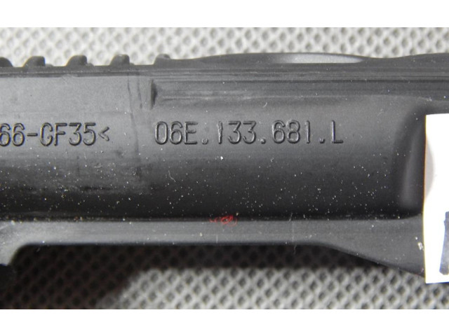 Vstřikovací lišta 06E133681L Audi A8 S8 D4 4H