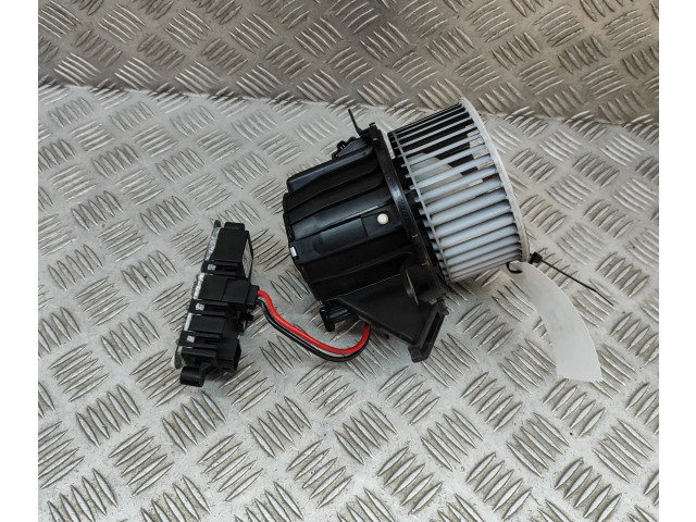 Вентилятор печки    8T2820021, 8T0820521F   Audi A5 8T 8F