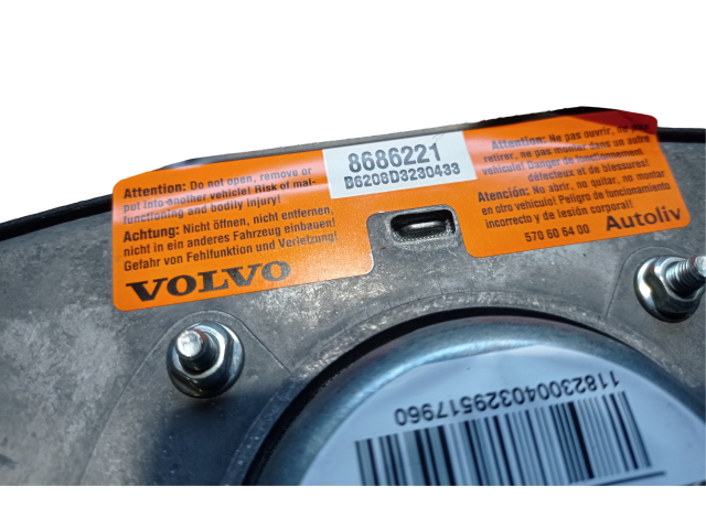 Подушка безопасности водителя 8686221, 570606400   Volvo XC90