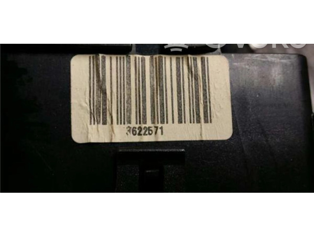 Блок предохранителей  3622571, 3622571   Volkswagen Passat Alltrack    