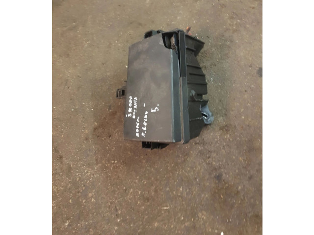 Блок предохранителей 5Q0907361D Skoda Octavia Mk3 (5E)