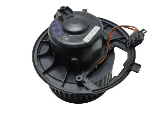 Блок предохранителей  3C1820015Q, CZ0160600868   Volkswagen PASSAT B7    