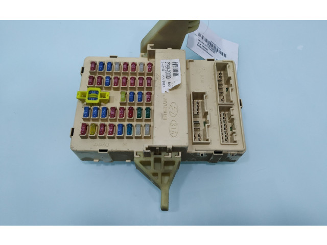 Блок предохранителей 919502G000   KIA Magentis    