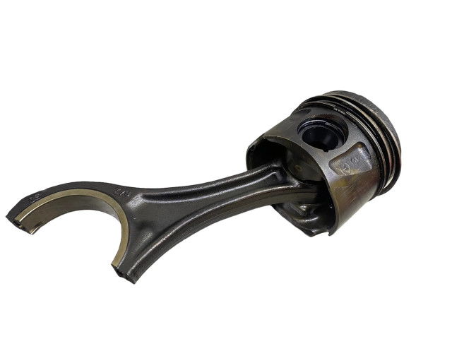 Píst M642, OM642 Mercedes-Benz E W212 pro naftový motor 3.0 OM 642.850 CDi