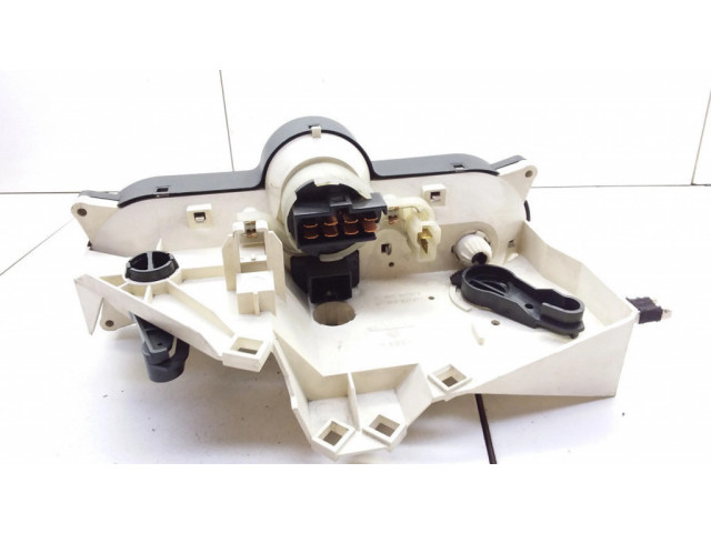 Блок управления климат-контролем MB947678, MB947677 Mitsubishi Carisma