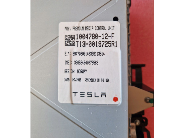 Дисплей 145073700B Tesla Model X