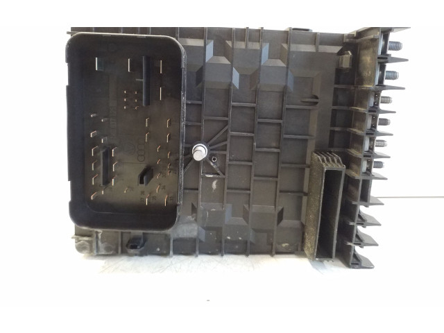 Блок предохранителей 1K0937125D, 1K0937132F Skoda Superb B6 (3T)