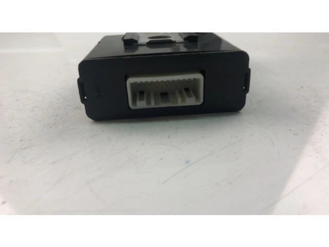 Блок управления GS1F5102XE   Mazda 6