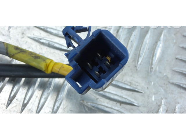 Замок багажника    Toyota Corolla Verso AR10