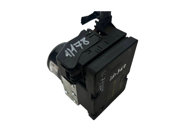 Блок АБС 8671224, P08671223   Volvo  V70  2000 - 2004 года