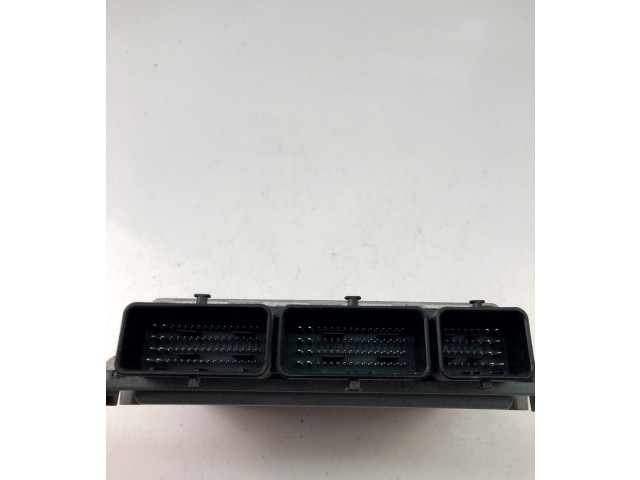 Řídící jednotka 237106957R   Renault Captur 2015