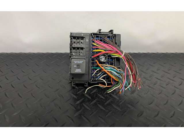 Блок предохранителей  15770992, 092950   Chevrolet Tahoe    