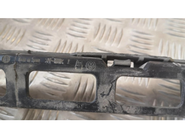 Задний держатель бампера