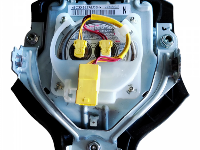 Подушка безопасности водителя 7030A088XB Mitsubishi Outlander