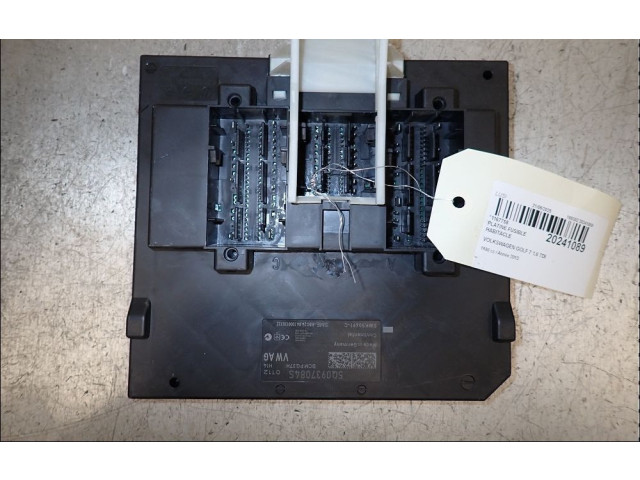 Блок предохранителей 5Q0937125H Volkswagen Golf VII