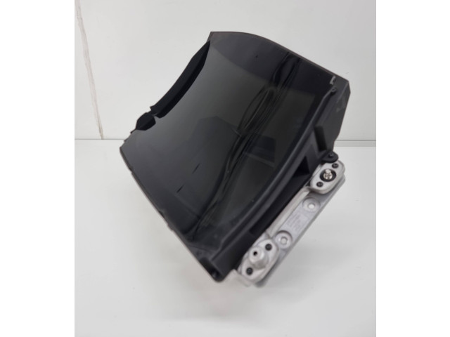 Дисплей    10c919608d   Cupra Born