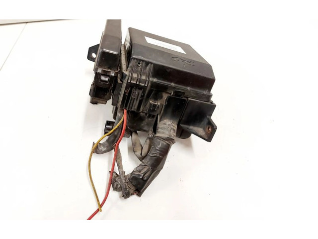 Ящик предохранителей (комплект) MR587816 Mitsubishi Grandis