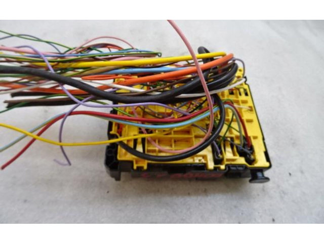 Блок управления двигателем Блок управления 9804848580   Opel Combo E