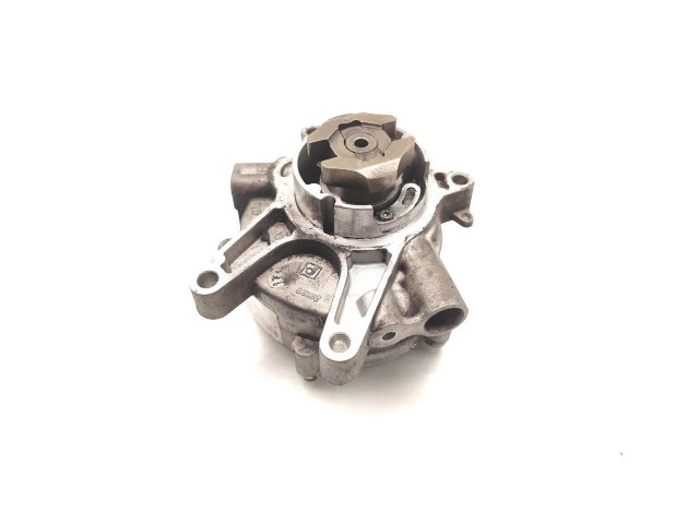 Вакуумный насос 55581351 Opel Insignia A