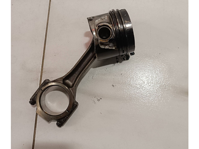 Поршень с шатуном 038l Volkswagen Caddy